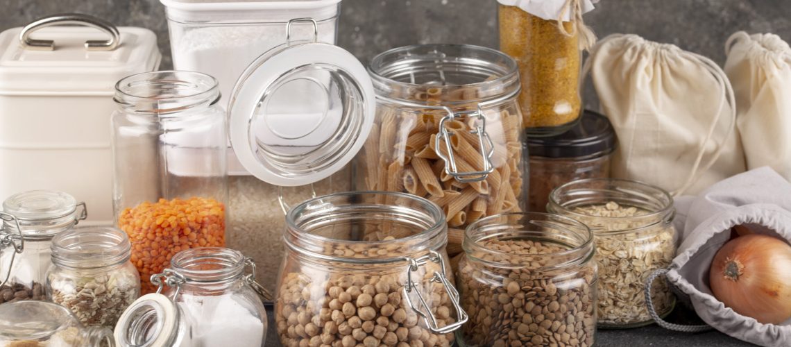 arrangement-de-conserves-en-bocaux