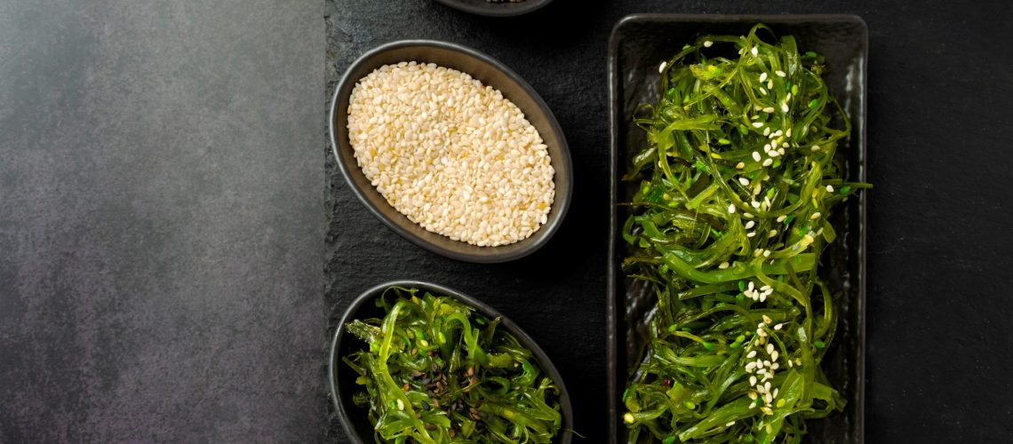 top-view-delicious-seaweed-eating (1) V2